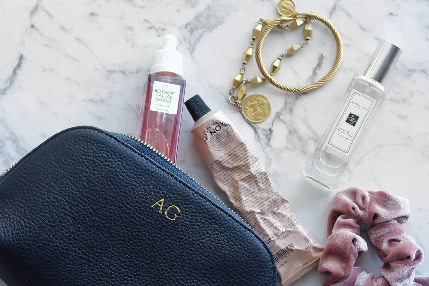 Best Wholesale Makeup Bags for Resale 2026 — Bulk cosmetic bag production detail