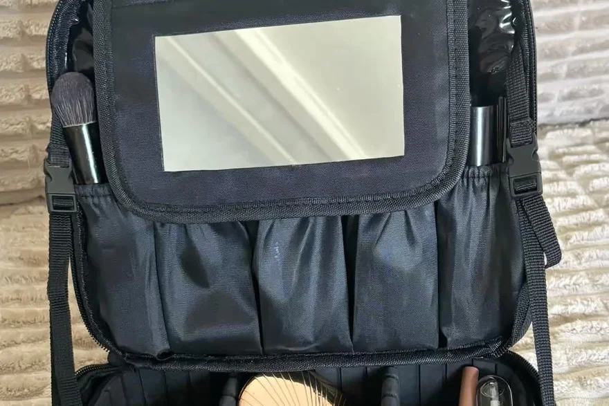 Cosmetic Bags for Athletes — Custom cosmetic bag and makeup bag programme