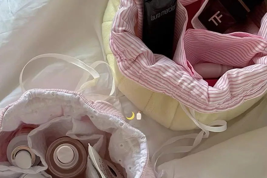 Frequently Asked Questions — Custom cosmetic bag and makeup bag programme