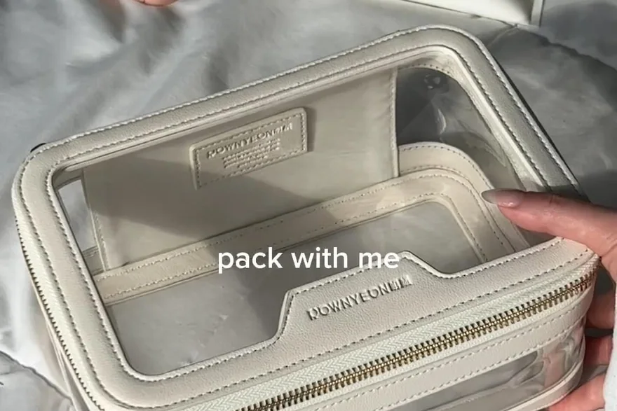 Handle vs Strap vs Hanging Hook — Custom logo cosmetic bag sample