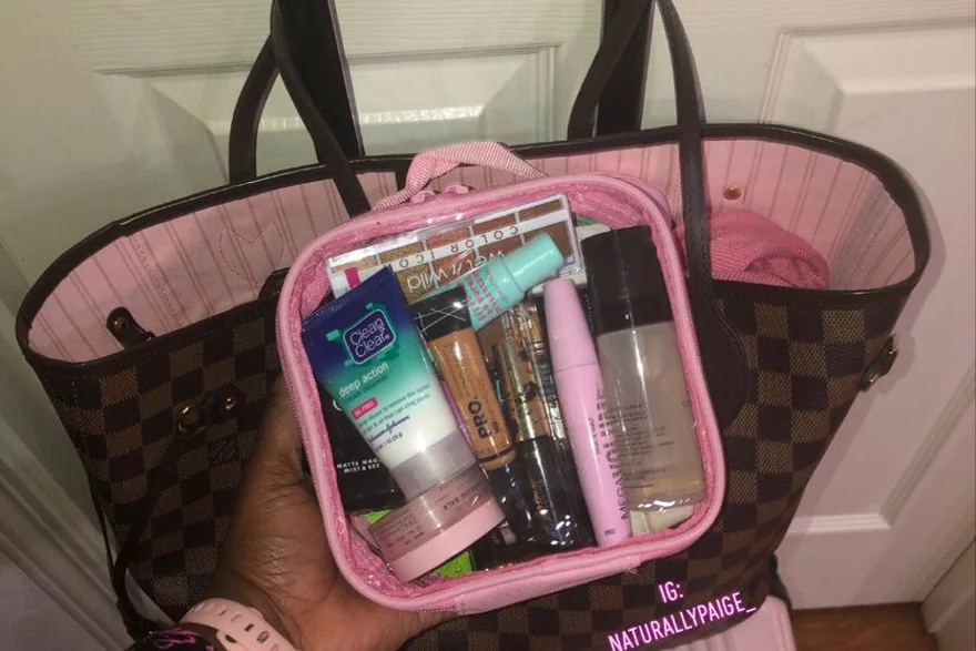 How to Remove Odor from Toiletry Bags — Custom logo cosmetic bag sample