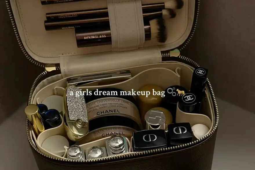Lined vs Unlined Cosmetic Bags — Beauty bag material and construction detail