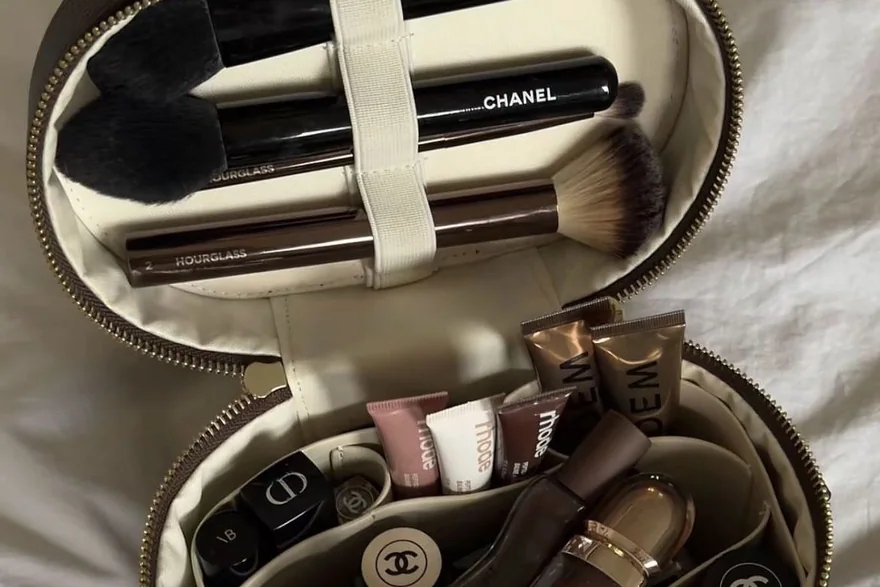 Nylon vs Polyester Cosmetic Bags — Bulk cosmetic bag production detail