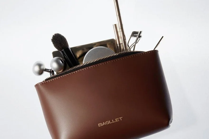 PVC vs TPU vs EVA Cosmetic Bags — Beauty bag material and construction detail