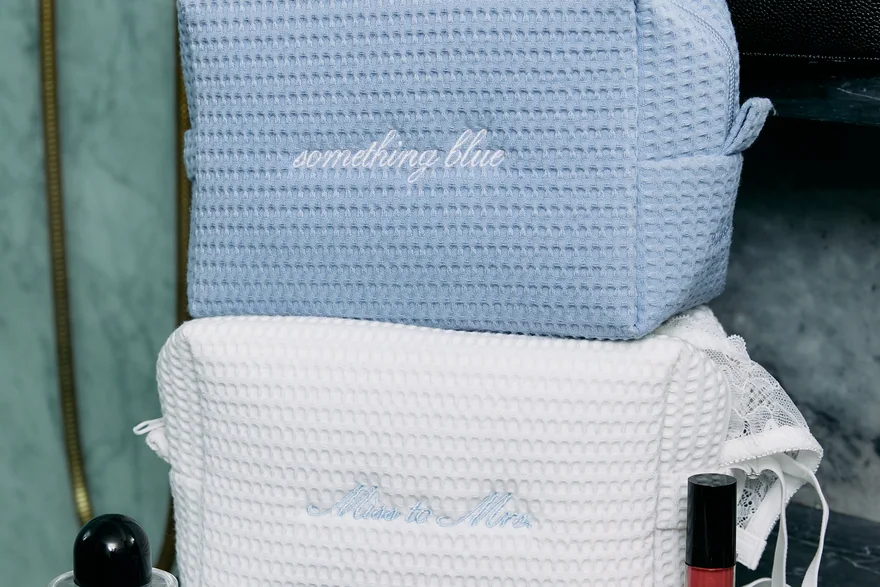 Toiletry Bag Hanging Hooks — Beauty bag material and construction detail
