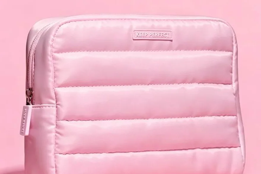 Material and construction detail for Toiletry Bags Guide guide — Toiletry bag and cosmetic pouch specification